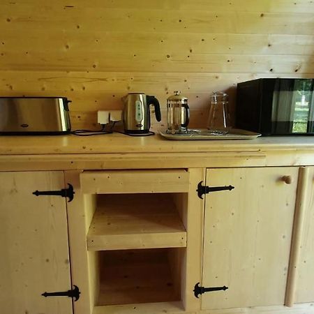 Cabane 2/3 Pers Au Camping Les Patis Nazelles-Negron Exteriér fotografie