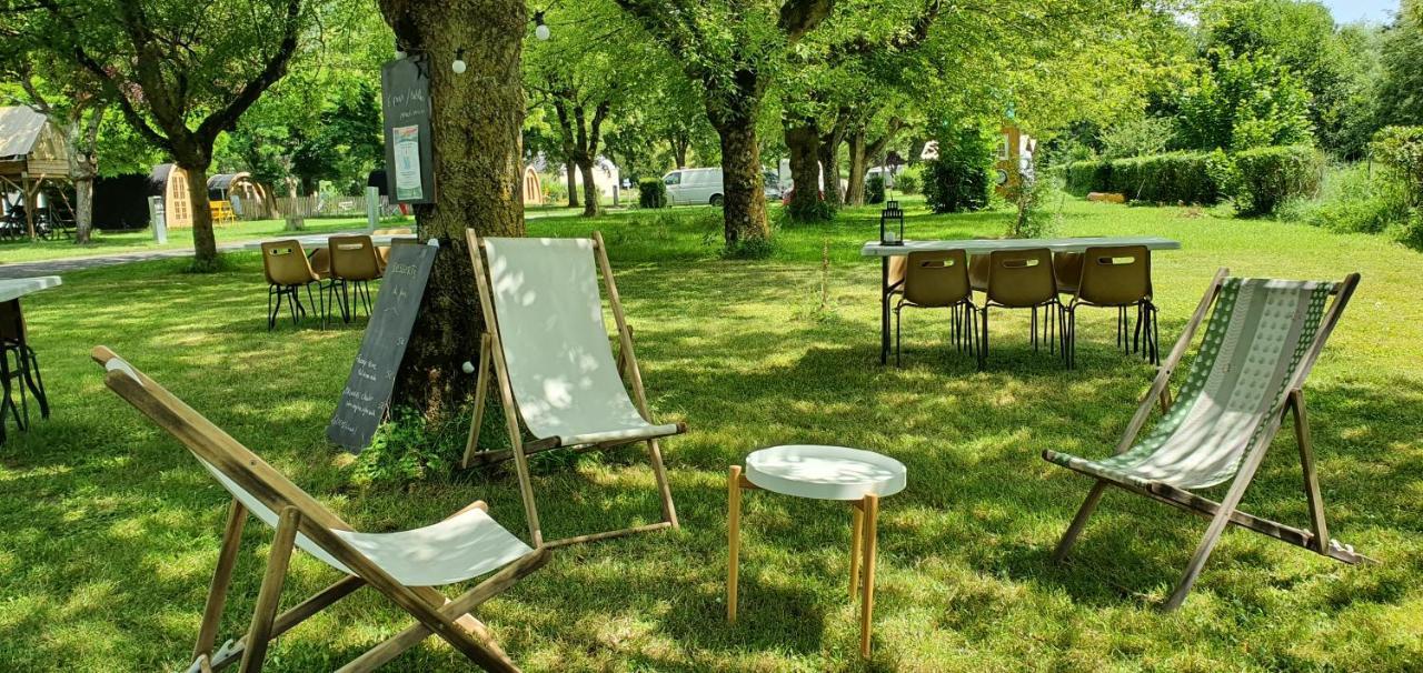Cabane 2/3 Pers Au Camping Les Patis Nazelles-Negron Exteriér fotografie
